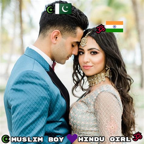 My hindu mom with her Muslim ☪️friends .